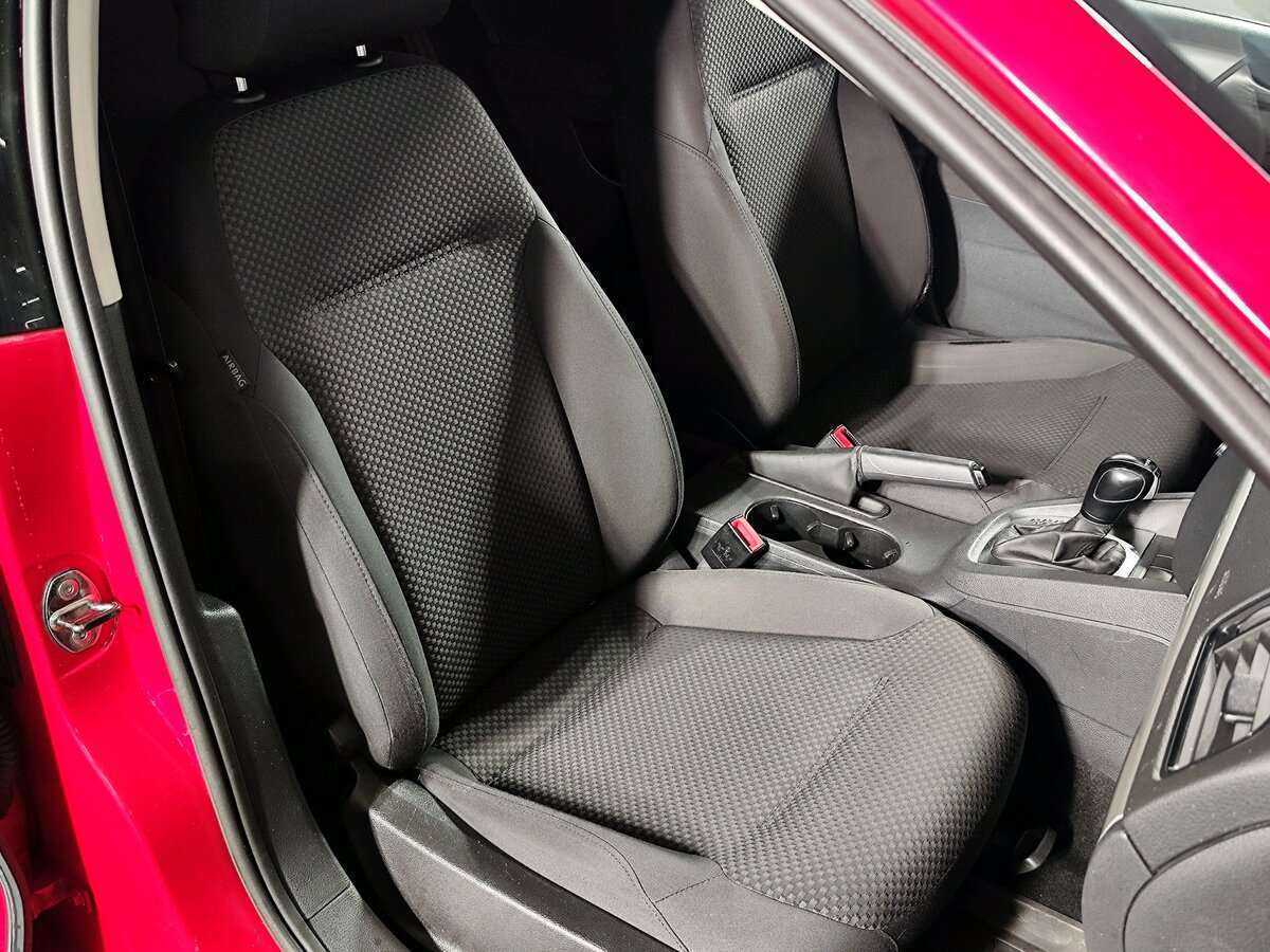 Volkswagen Jetta с пробегом — 2011 год. Фото: #9