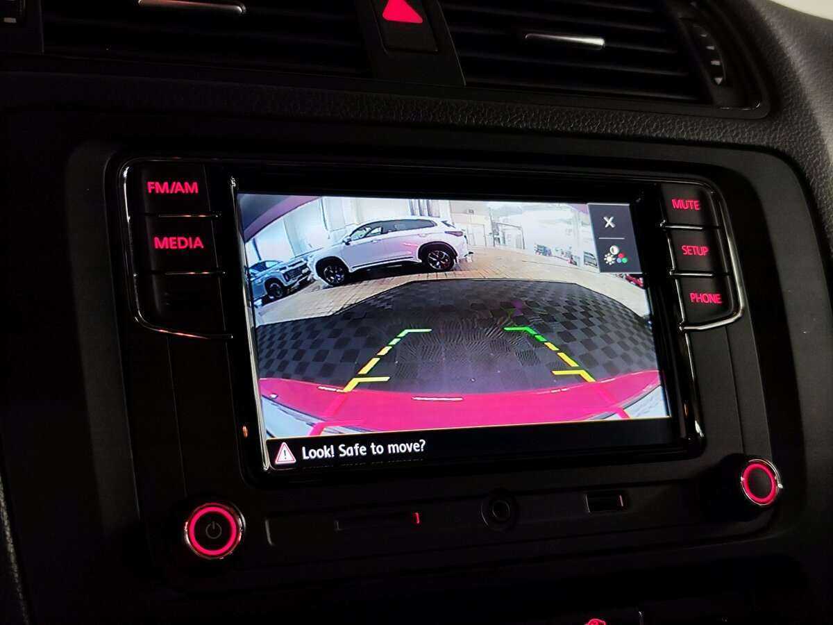 Volkswagen Jetta с пробегом — 2011 год. Фото: #14