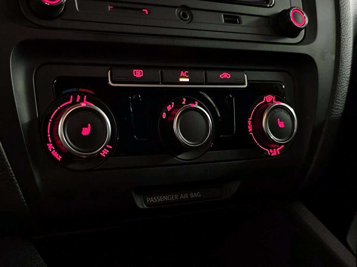 Volkswagen Jetta с пробегом — 2011 год. Фото: #15