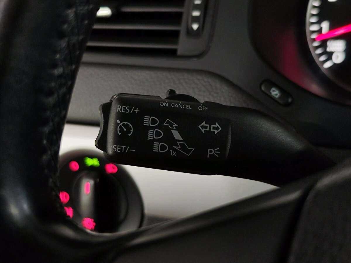 Volkswagen Jetta с пробегом — 2011 год. Фото: #16