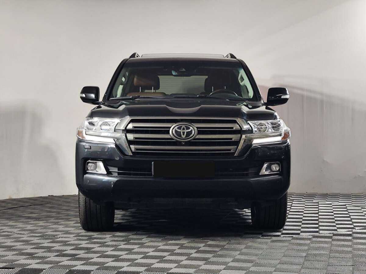 Toyota Land Cruiser с пробегом — 2016 год. Фото: #1