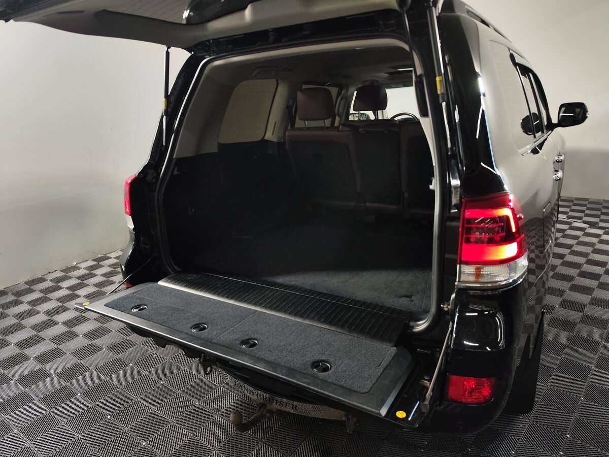 Toyota Land Cruiser с пробегом — 2016 год. Фото: #8