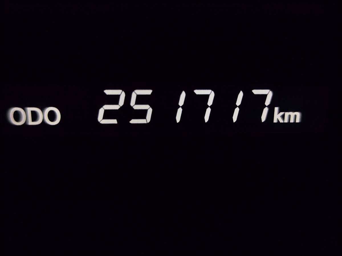 Toyota Land Cruiser с пробегом — 2016 год. Фото: #9