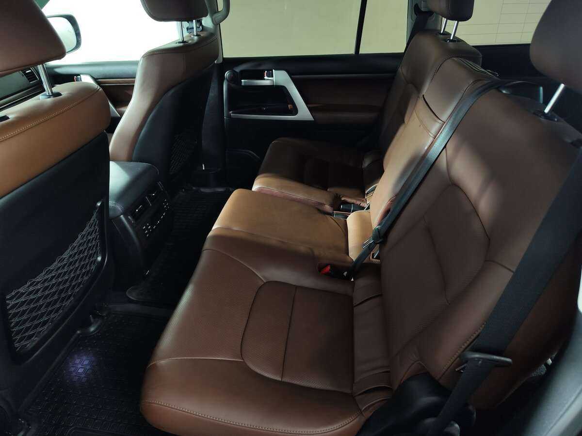 Toyota Land Cruiser с пробегом — 2016 год. Фото: #11