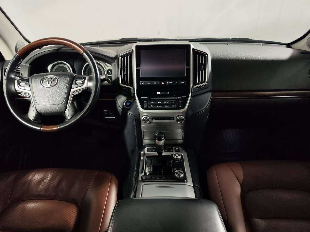 Toyota Land Cruiser с пробегом — 2016 год. Фото: #14