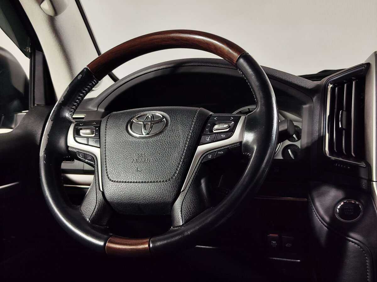 Toyota Land Cruiser с пробегом — 2016 год. Фото: #21