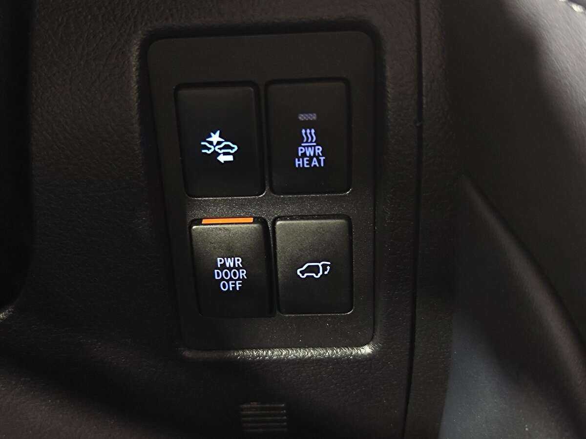 Toyota Land Cruiser с пробегом — 2016 год. Фото: #28