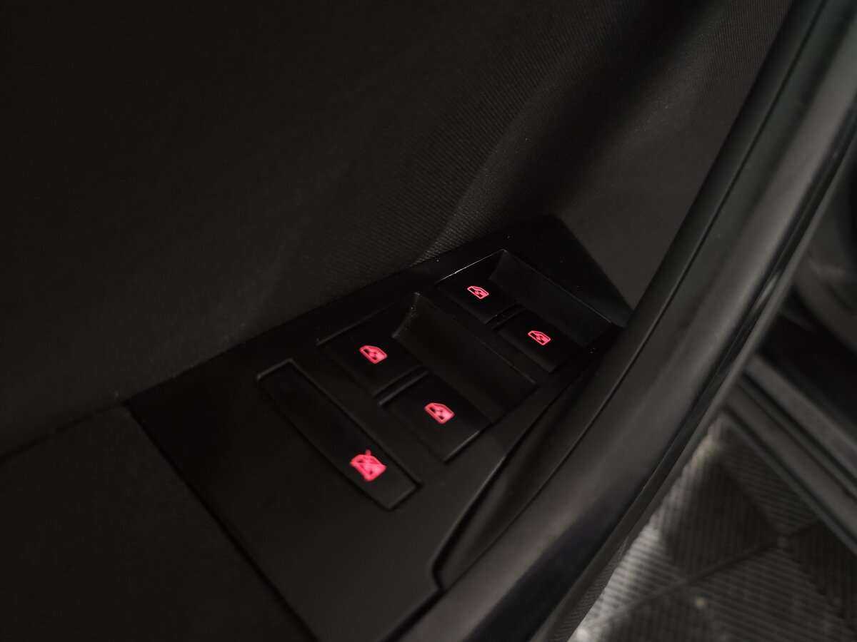 Opel Astra с пробегом — 2012 год. Фото: #17