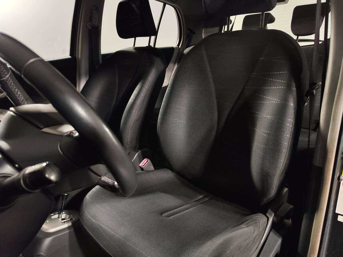 Toyota Yaris с пробегом — 2008 год. Фото: #7