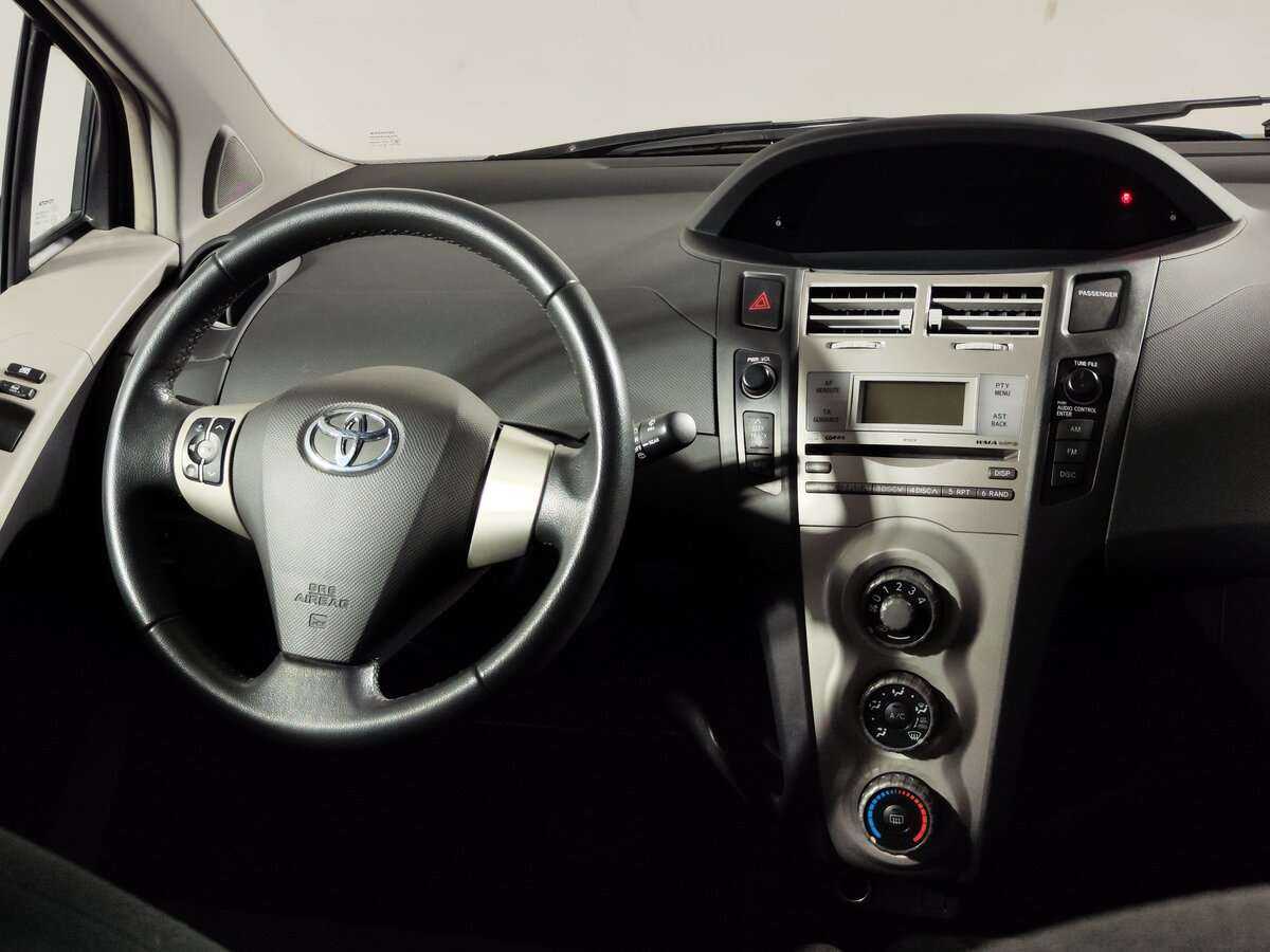 Toyota Yaris с пробегом — 2008 год. Фото: #10