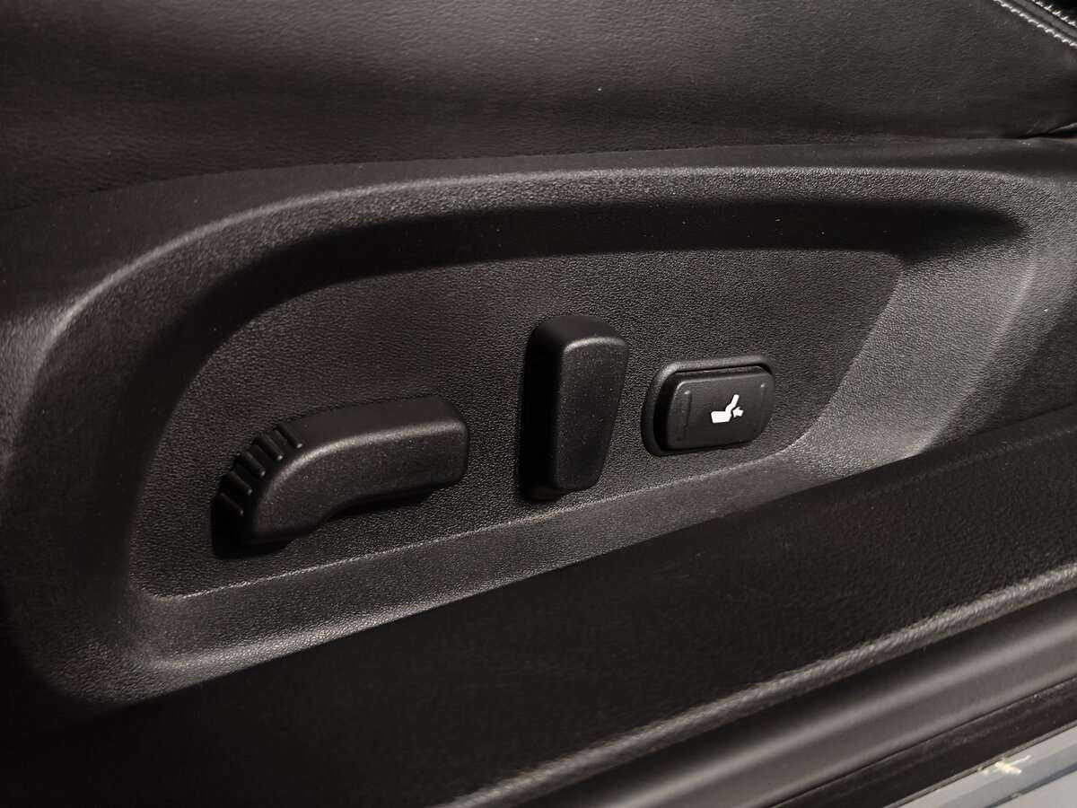 Infiniti Q60 с пробегом — 2017 год. Фото: #6