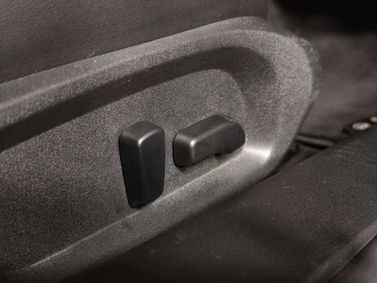 Infiniti Q60 с пробегом — 2017 год. Фото: #10