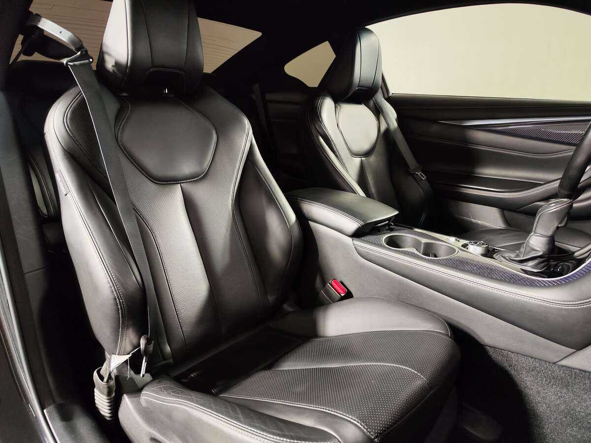 Infiniti Q60 с пробегом — 2017 год. Фото: #11