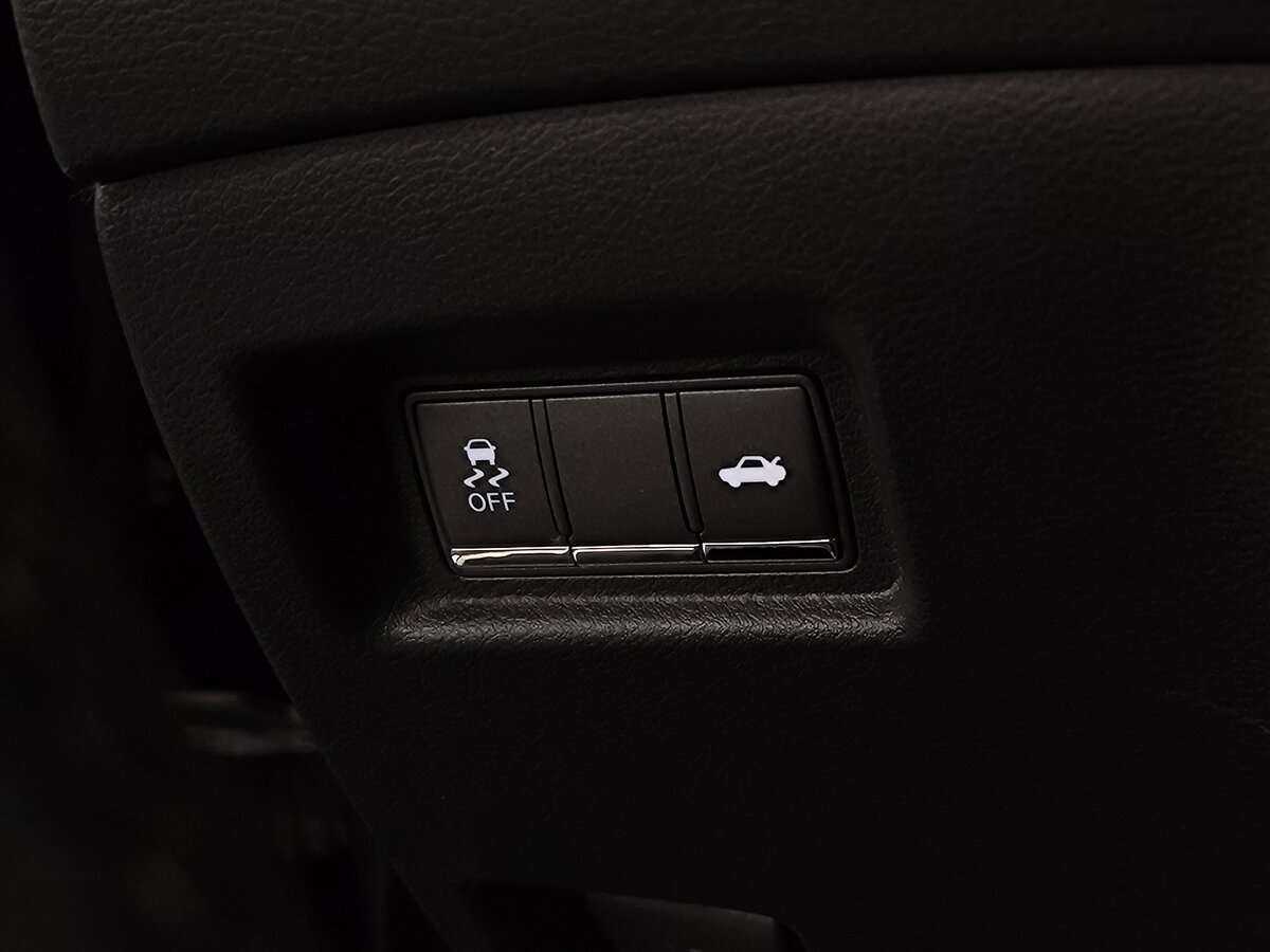 Infiniti Q60 с пробегом — 2017 год. Фото: #24