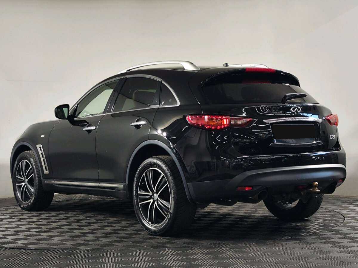 Infiniti FX с пробегом — 2010 год. Фото: #4