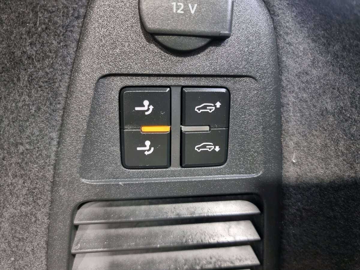 Volkswagen Touareg с пробегом — 2020 год. Фото: #6