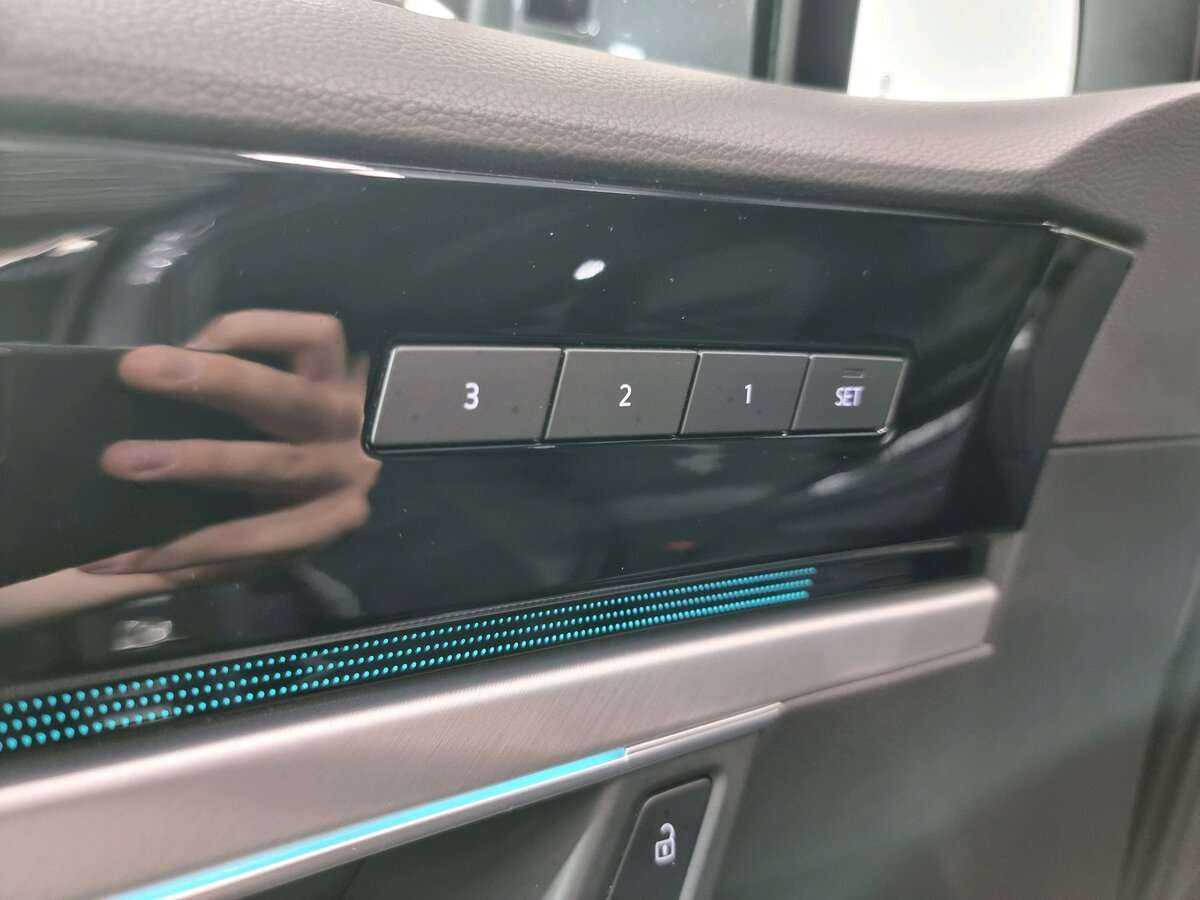 Volkswagen Touareg с пробегом — 2020 год. Фото: #10