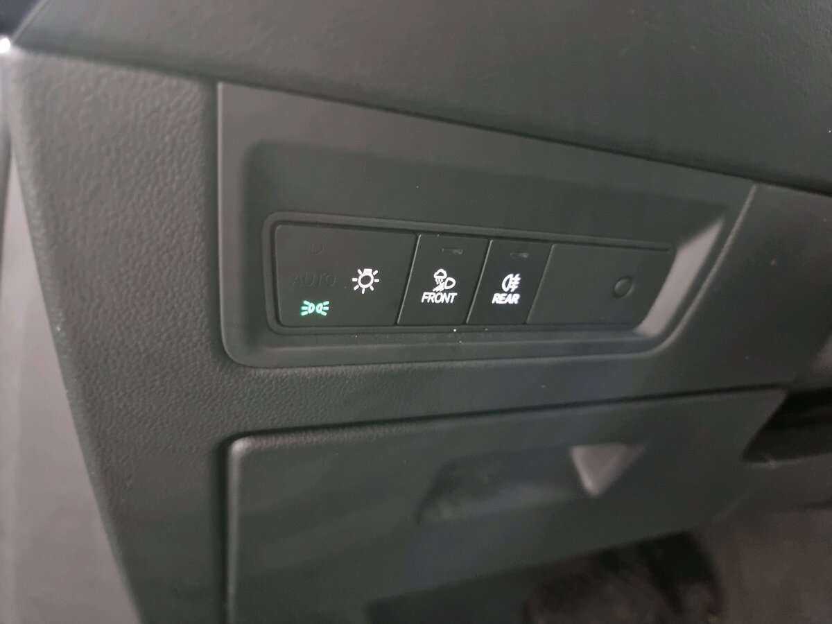 Volkswagen Touareg с пробегом — 2020 год. Фото: #11