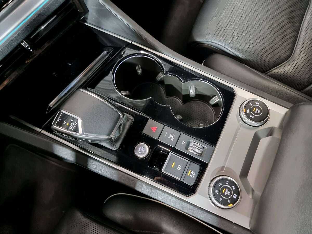 Volkswagen Touareg с пробегом — 2020 год. Фото: #21