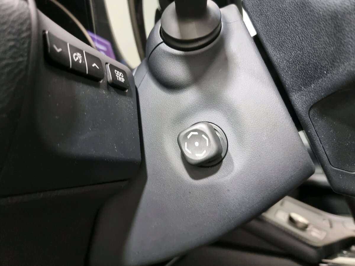 Lexus ES с пробегом — 2016 год. Фото: #10