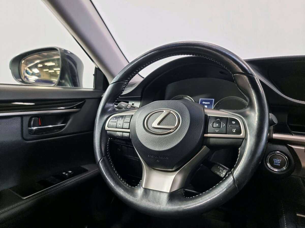 Lexus ES с пробегом — 2016 год. Фото: #15