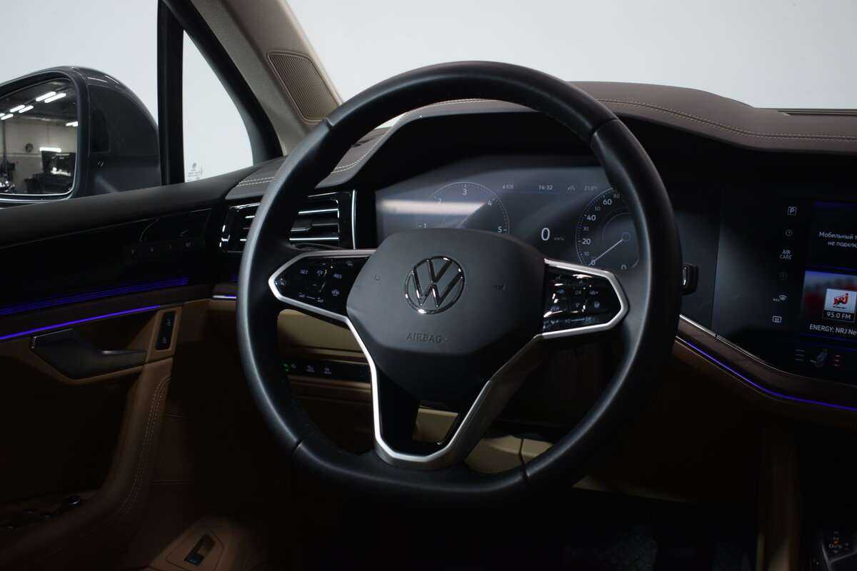 Volkswagen Touareg с пробегом — 2022 год. Фото: #9