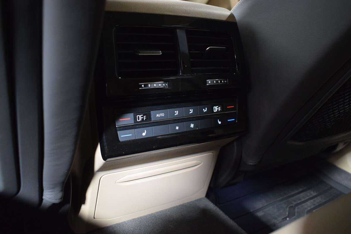 Volkswagen Touareg с пробегом — 2022 год. Фото: #26