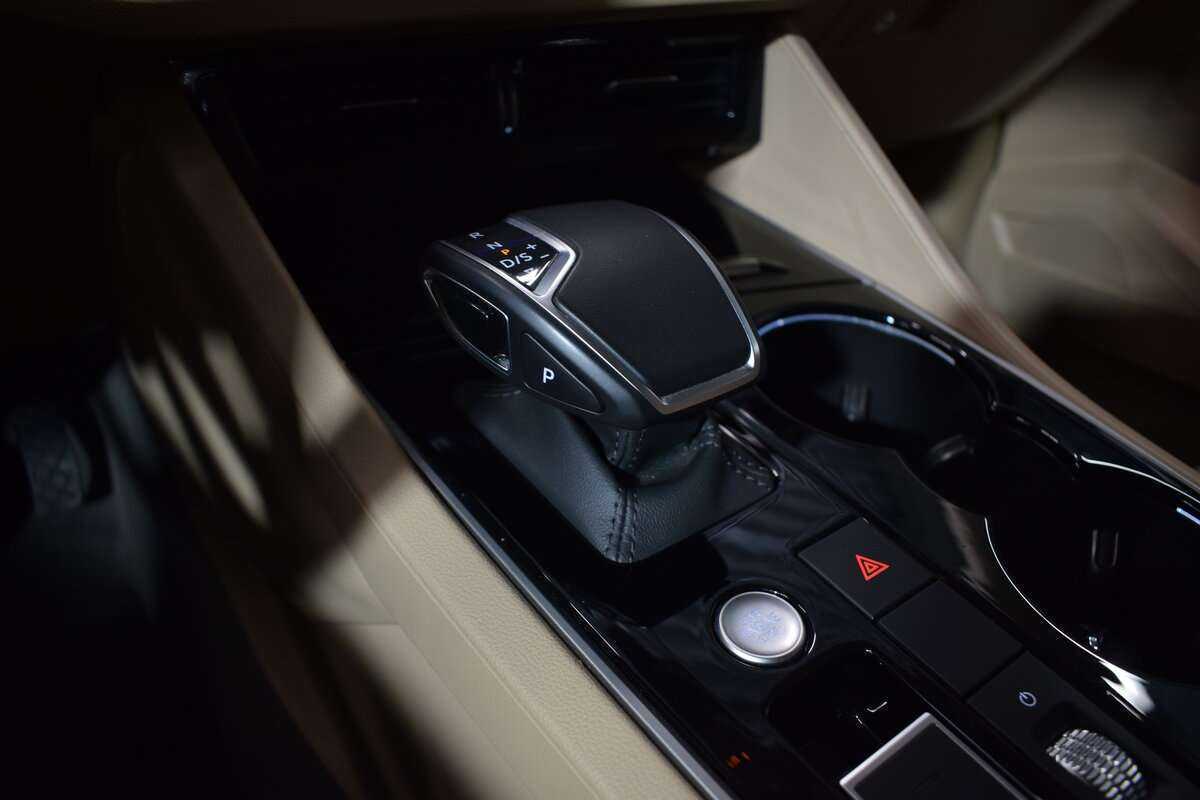 Volkswagen Touareg с пробегом — 2022 год. Фото: #32