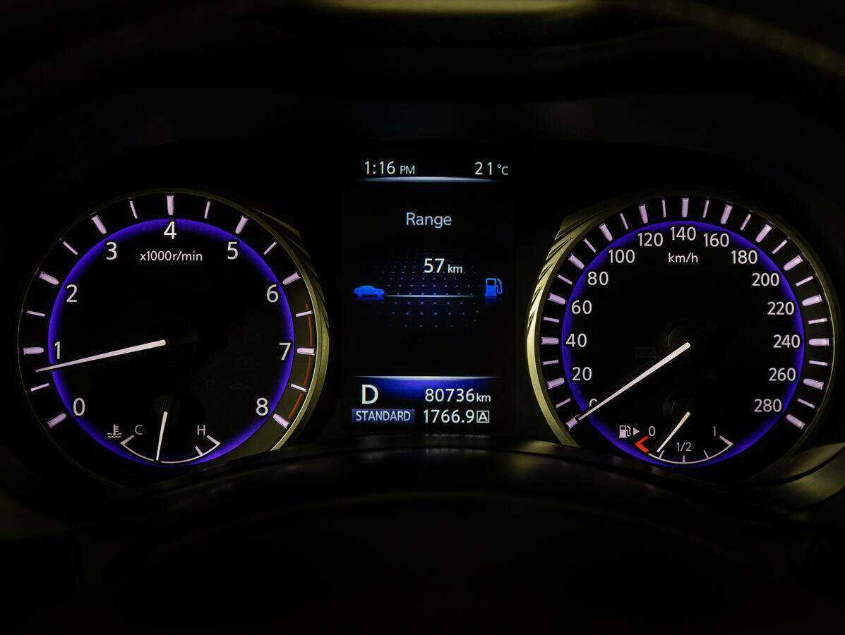 Infiniti Q50 с пробегом — 2014 год. Фото: #8