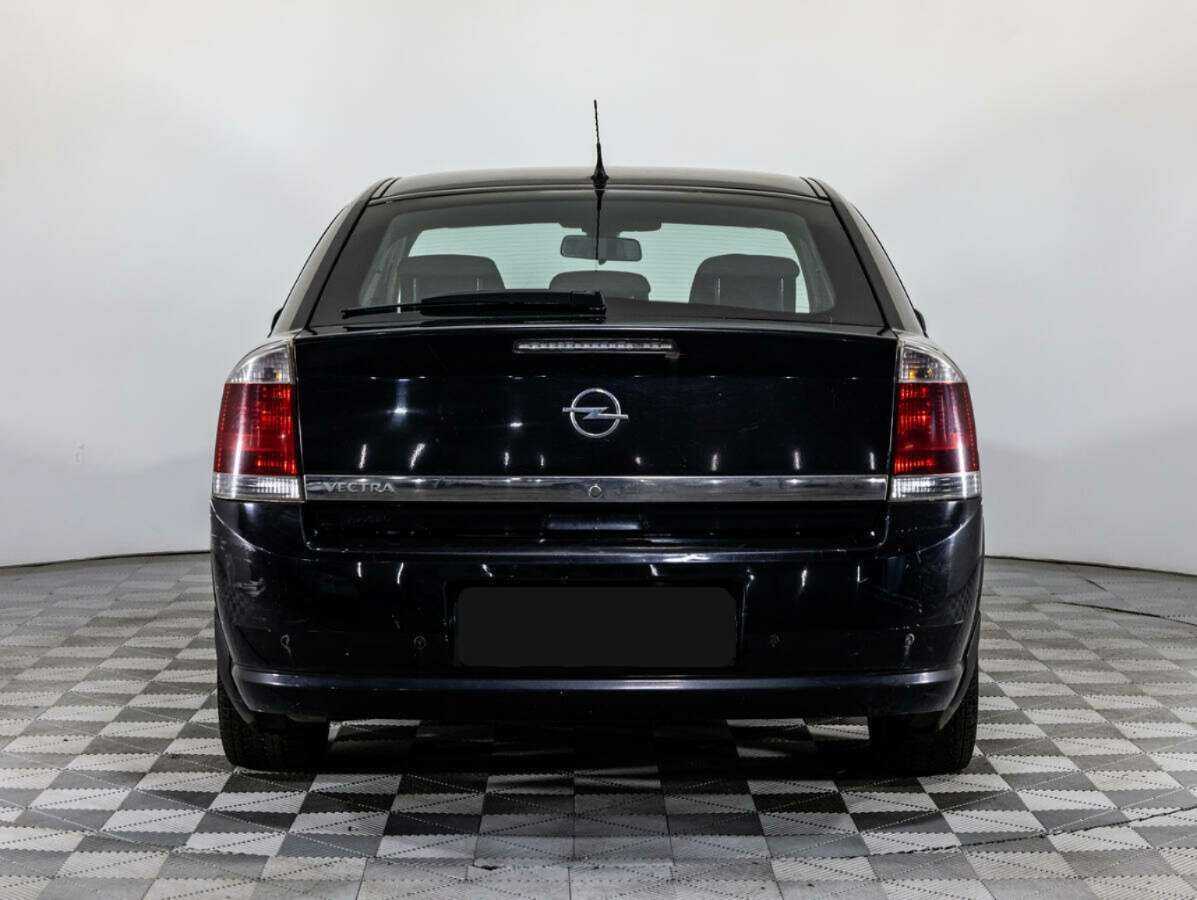 Opel Vectra с пробегом — 2006 год. Фото: #4