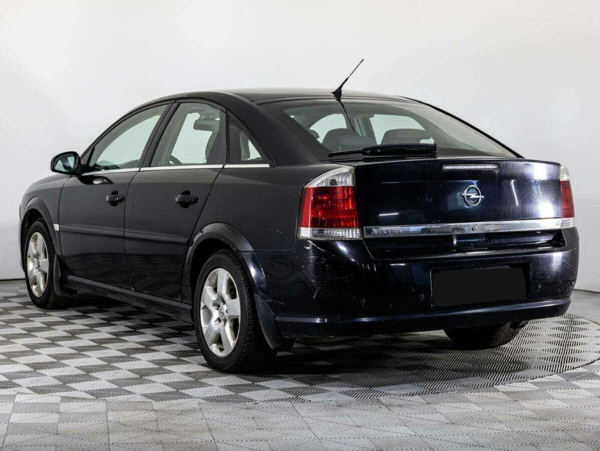 Opel Vectra с пробегом — 2006 год. Фото: #5