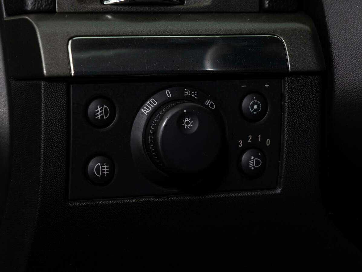 Opel Vectra с пробегом — 2006 год. Фото: #11