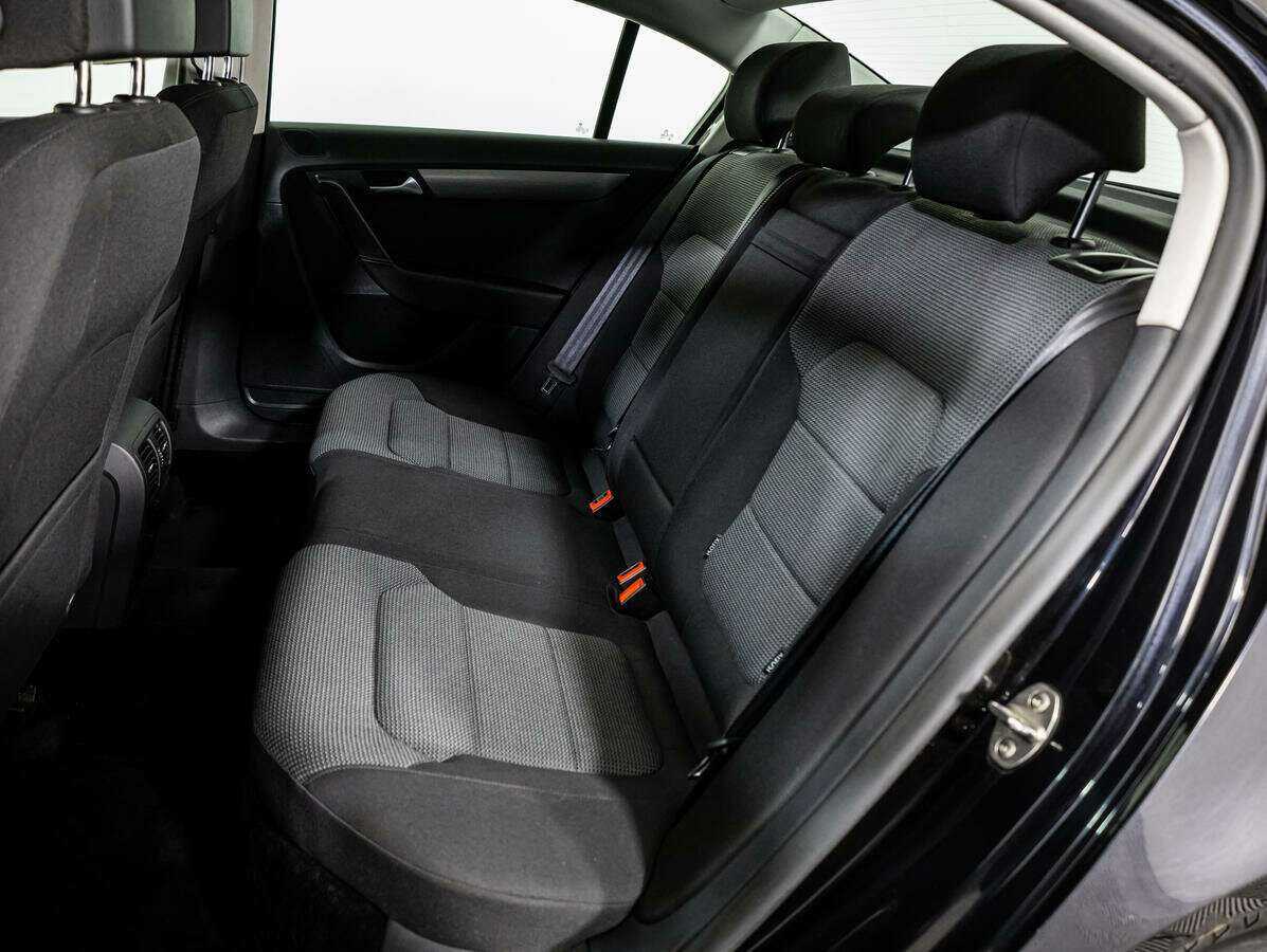 Volkswagen Passat с пробегом — 2012 год. Фото: #9