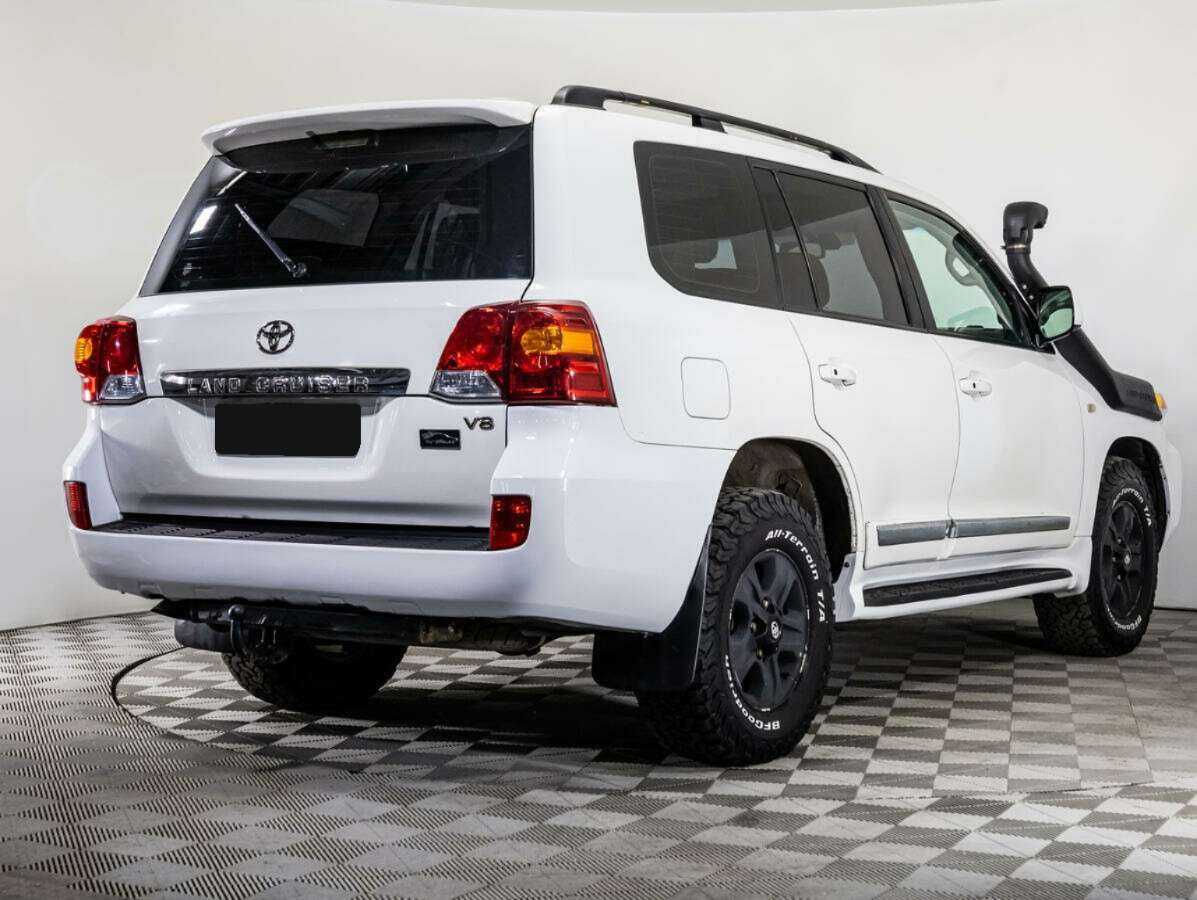 Toyota Land Cruiser с пробегом — 2010 год. Фото: #3