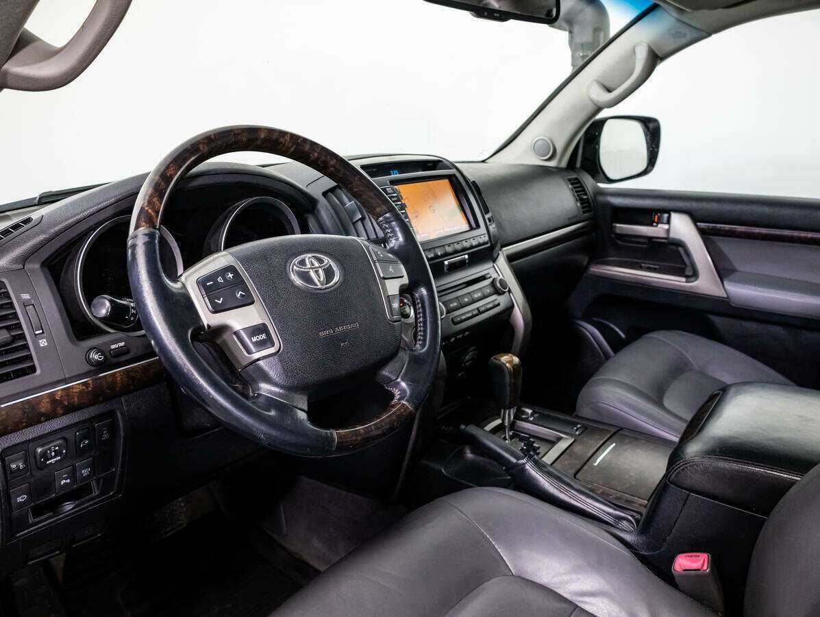 Toyota Land Cruiser с пробегом — 2010 год. Фото: #8