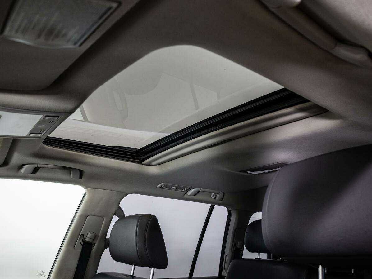 Toyota Land Cruiser с пробегом — 2010 год. Фото: #13