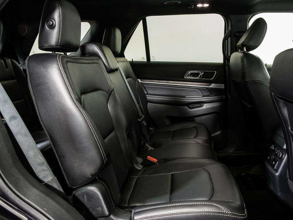 Ford Explorer с пробегом — 2018 год. Фото: #9