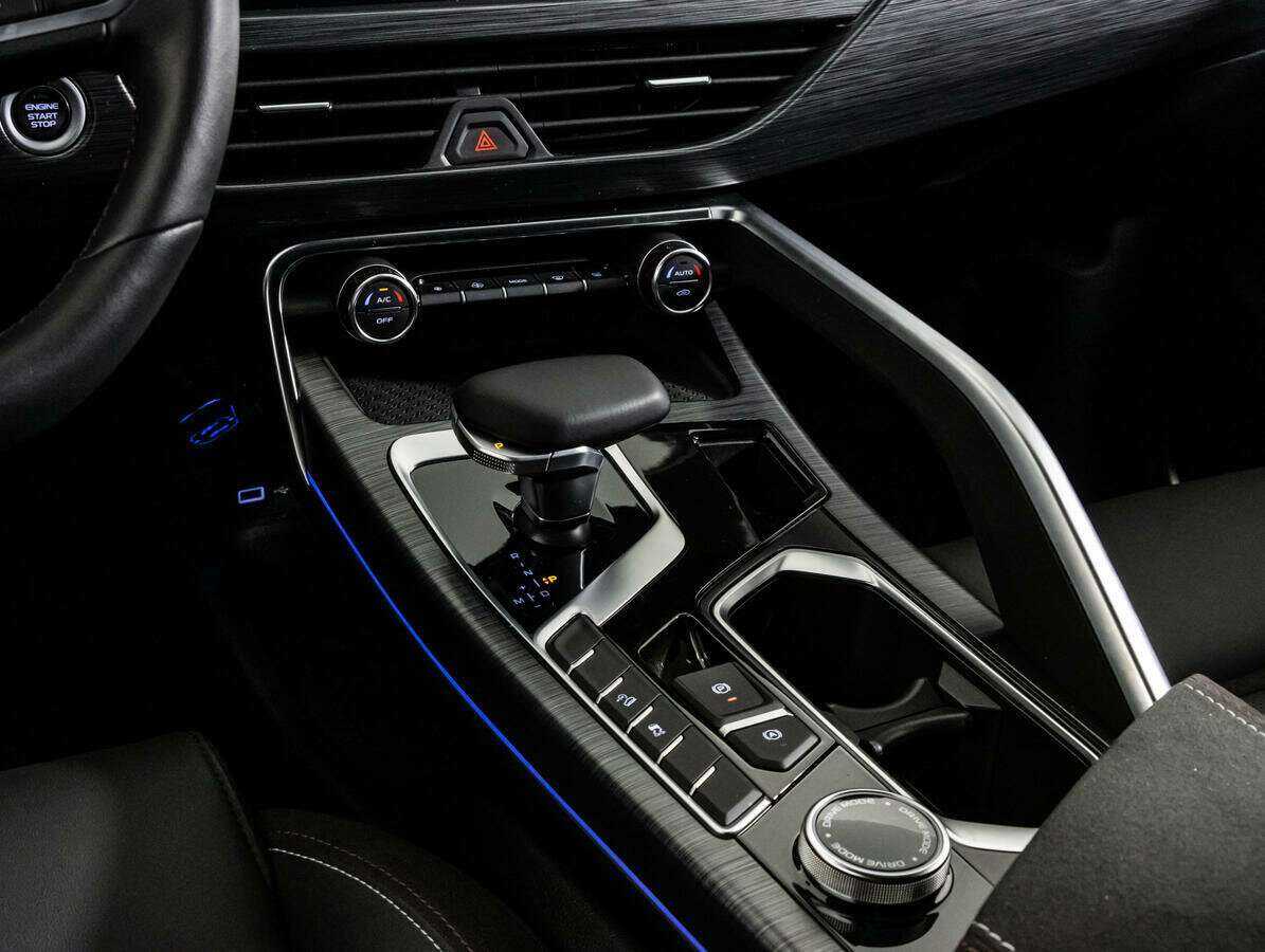 Geely Tugella с пробегом — 2023 год. Фото: #13