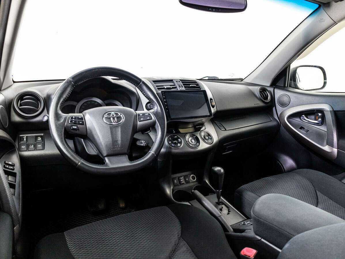 Toyota RAV4 с пробегом — 2010 год. Фото: #10