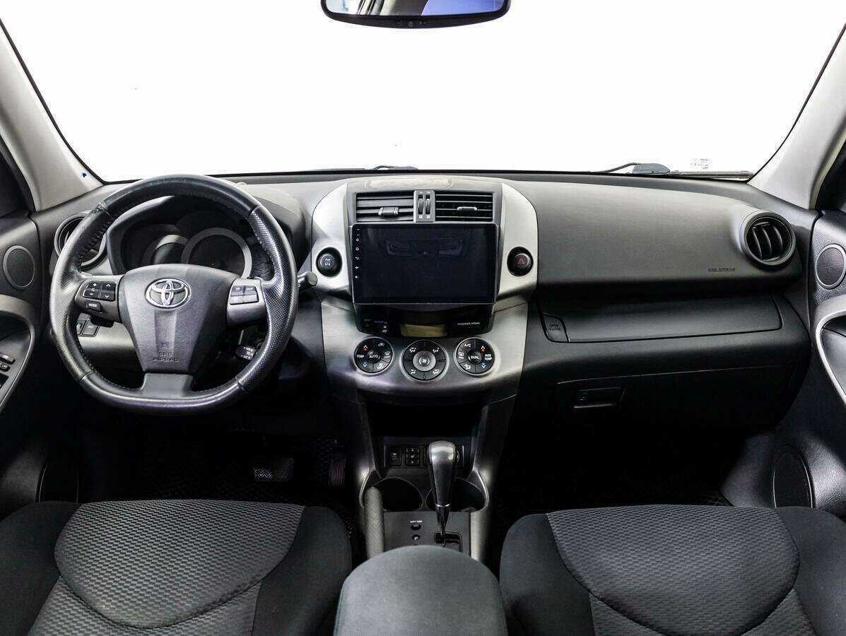 Toyota RAV4 с пробегом — 2010 год. Фото: #12