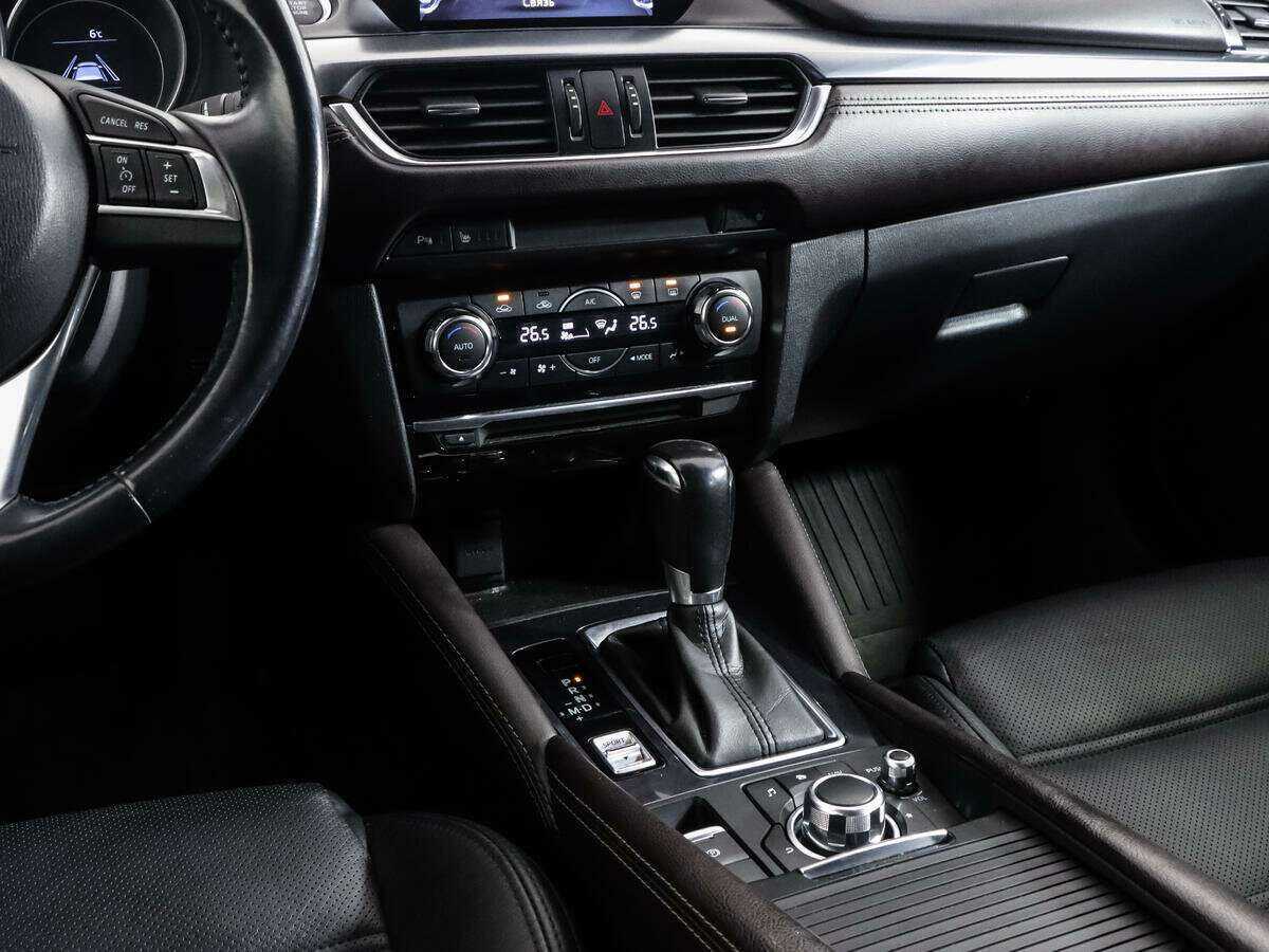 Mazda 6 с пробегом — 2015 год. Фото: #13