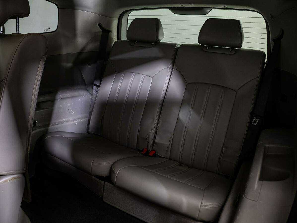 Chevrolet Orlando с пробегом — 2012 год. Фото: #13