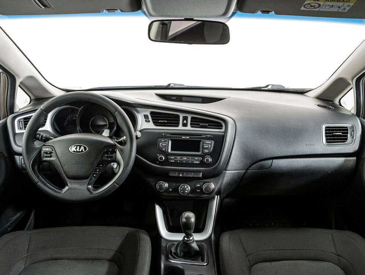 Kia Ceed с пробегом — 2015 год. Фото: #9