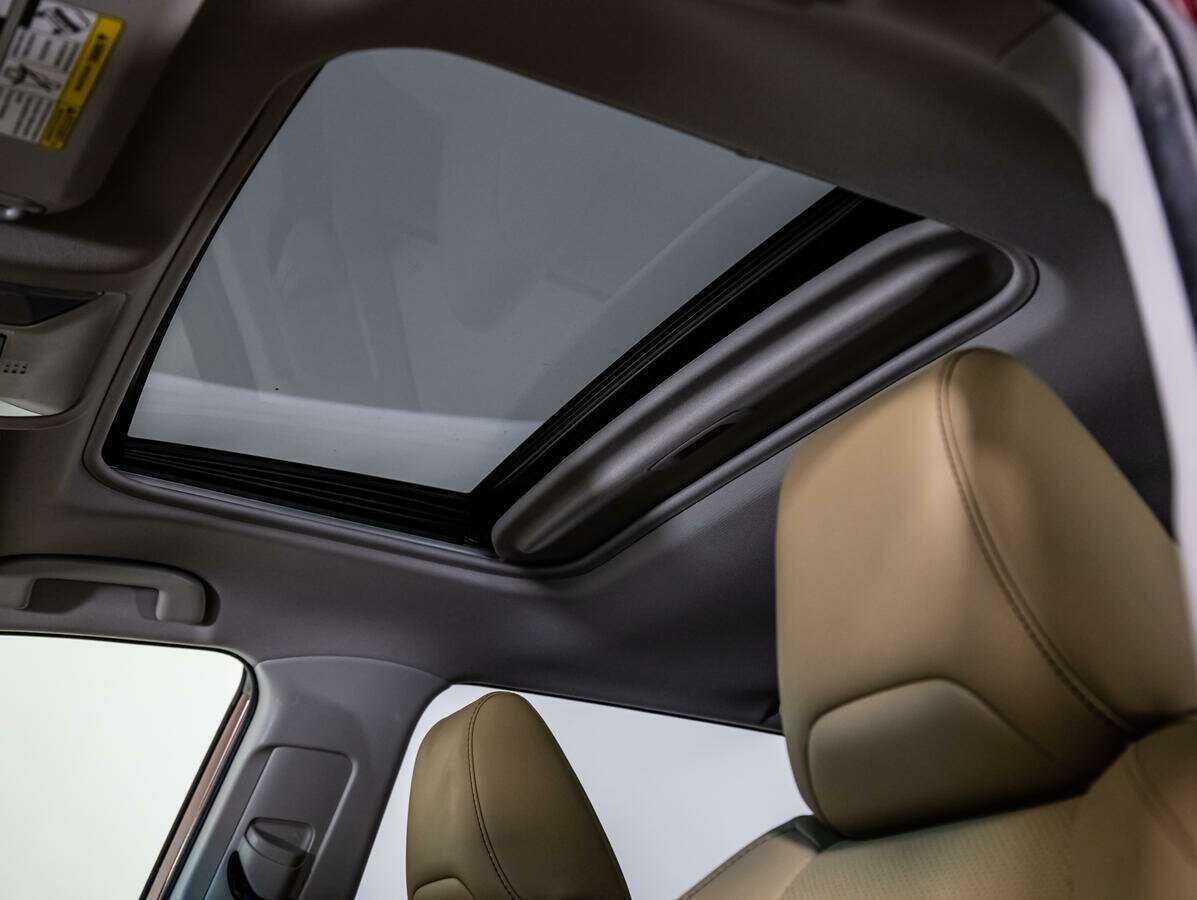 Toyota RAV4 с пробегом — 2019 год. Фото: #13