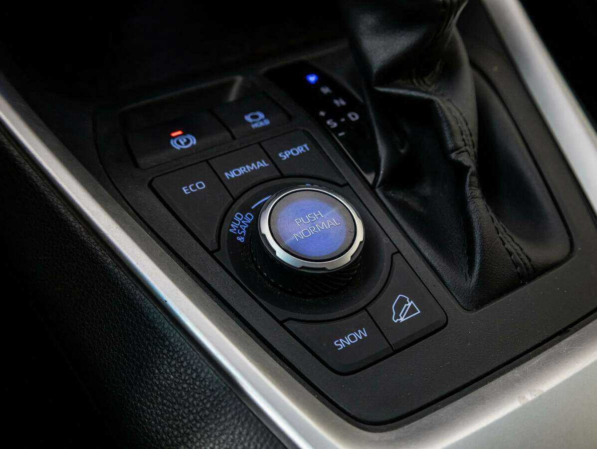 Toyota RAV4 с пробегом — 2019 год. Фото: #15