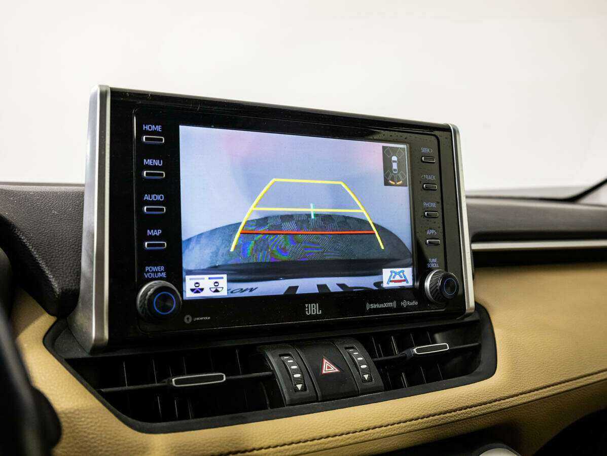 Toyota RAV4 с пробегом — 2019 год. Фото: #18