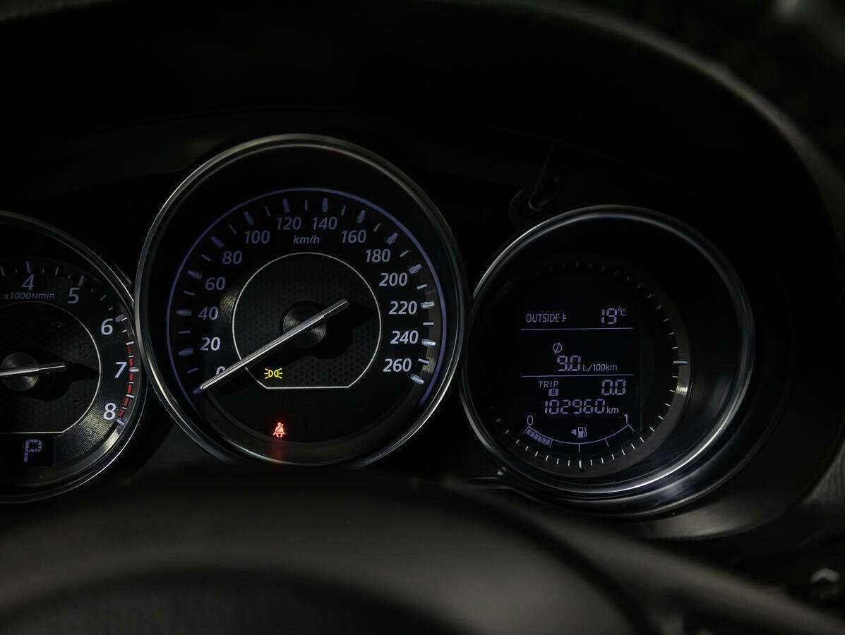 Mazda 6 с пробегом — 2014 год. Фото: #9