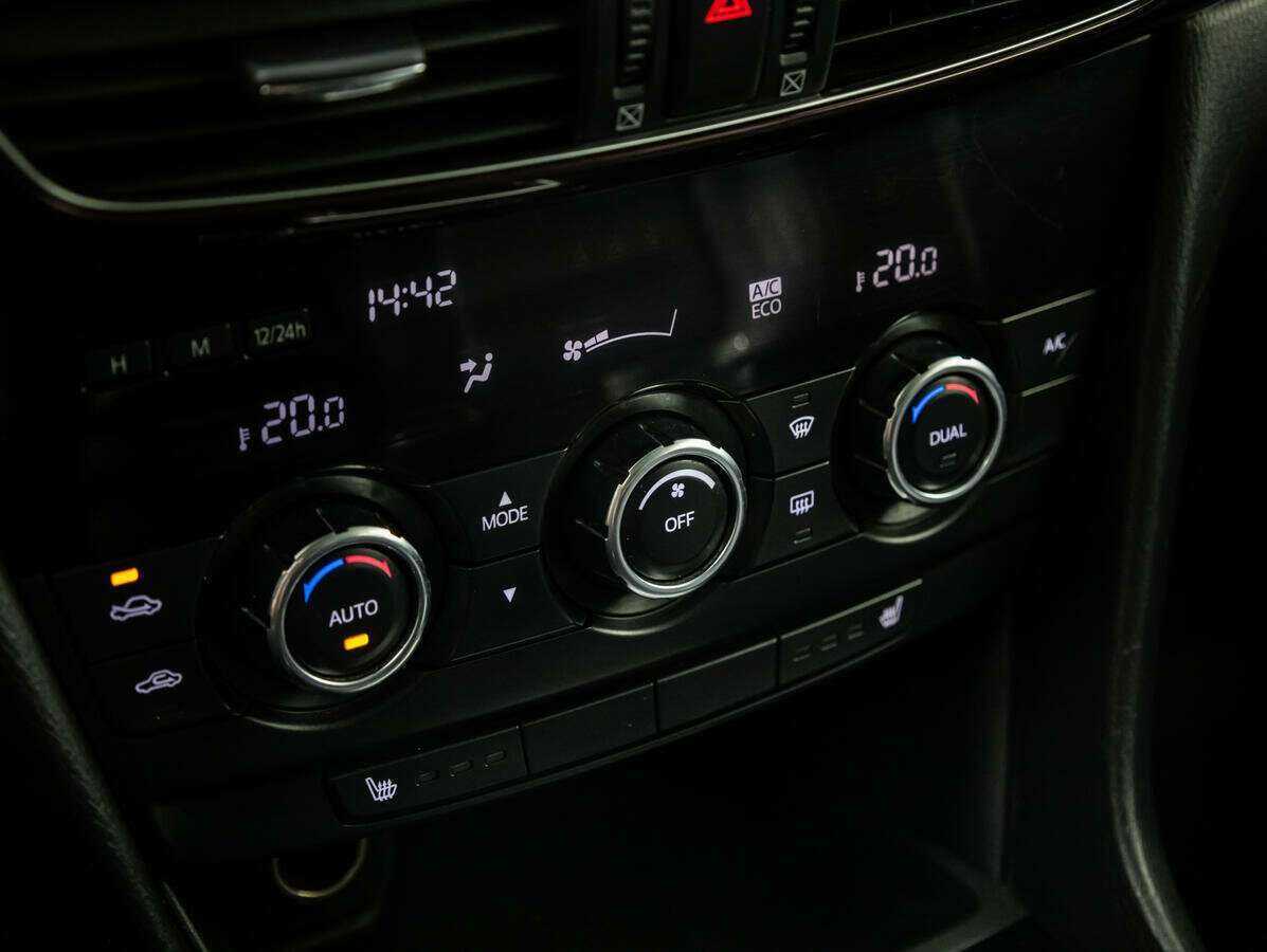 Mazda 6 с пробегом — 2014 год. Фото: #14