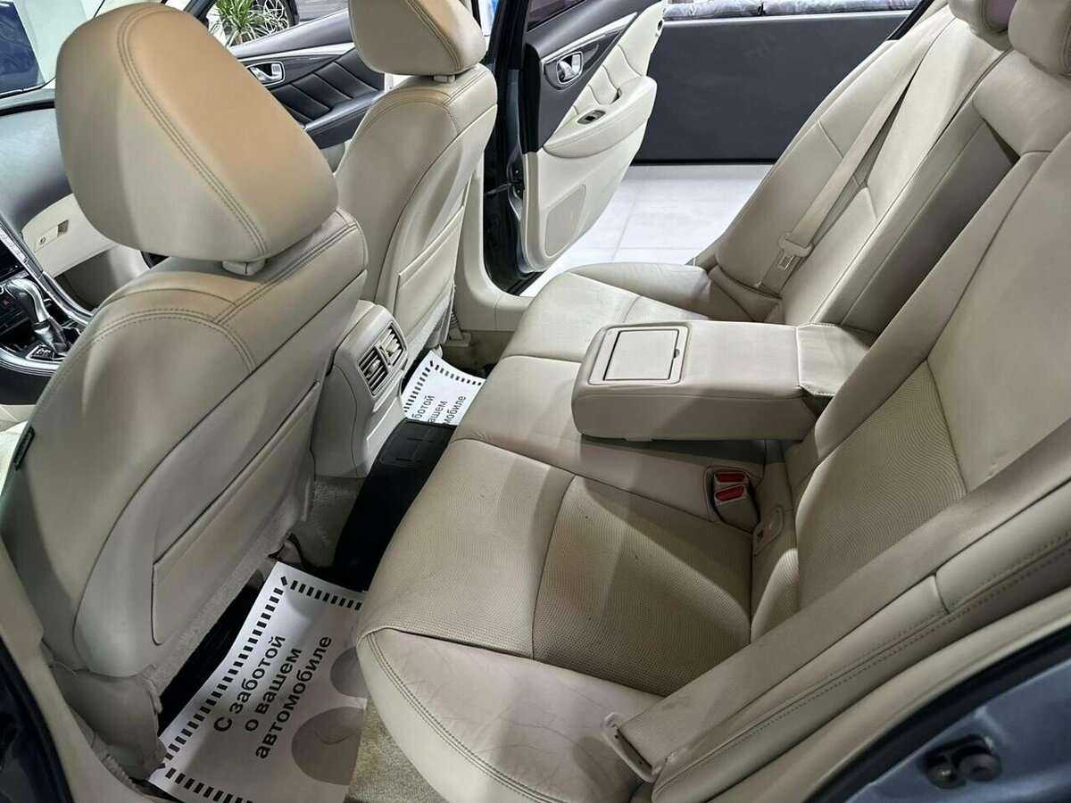 Infiniti Q50 с пробегом — 2014 год. Фото: #13