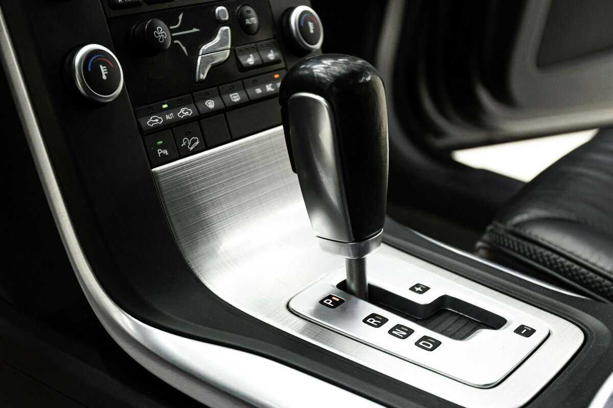 Volvo XC70 с пробегом — 2011 год. Фото: #12